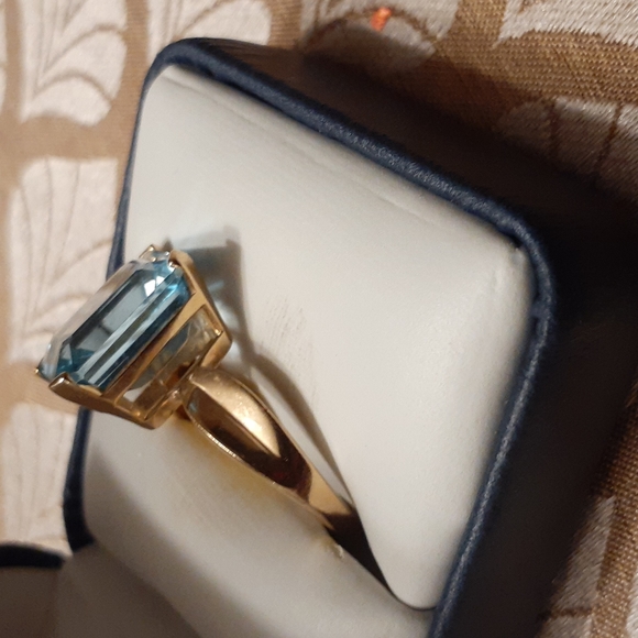 10K YELLOW GOLD BLUE TOPAZ RING NWT EMERALD STONE - Picture 5 of 7
